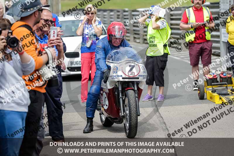 Vintage motorcycle club;eventdigitalimages;mallory park;mallory park trackday photographs;no limits trackdays;peter wileman photography;trackday digital images;trackday photos;vmcc festival 1000 bikes photographs